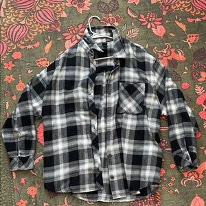 Women’s Black and Gray Plaid Shirt